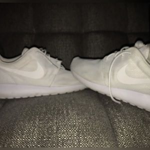 Men’s Nike Roshe running shoes